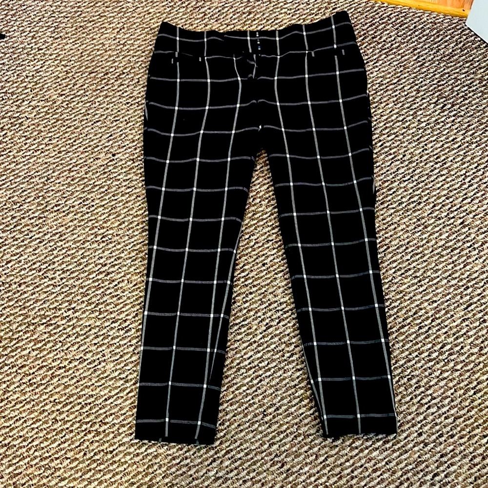Ann Taylor Loft skinny Marissa windowpane pants in black in white size 8